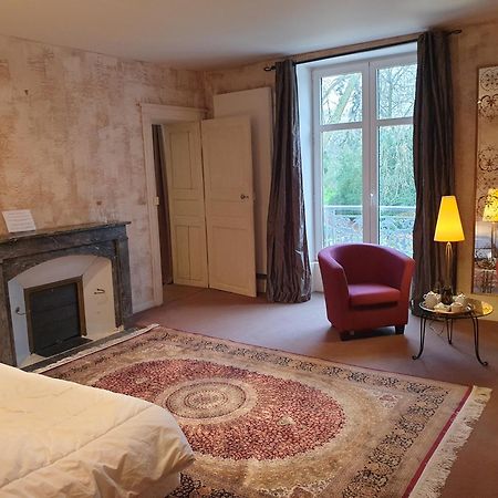 La Villa Des Arts Savigne-l'Eveque Bagian luar foto