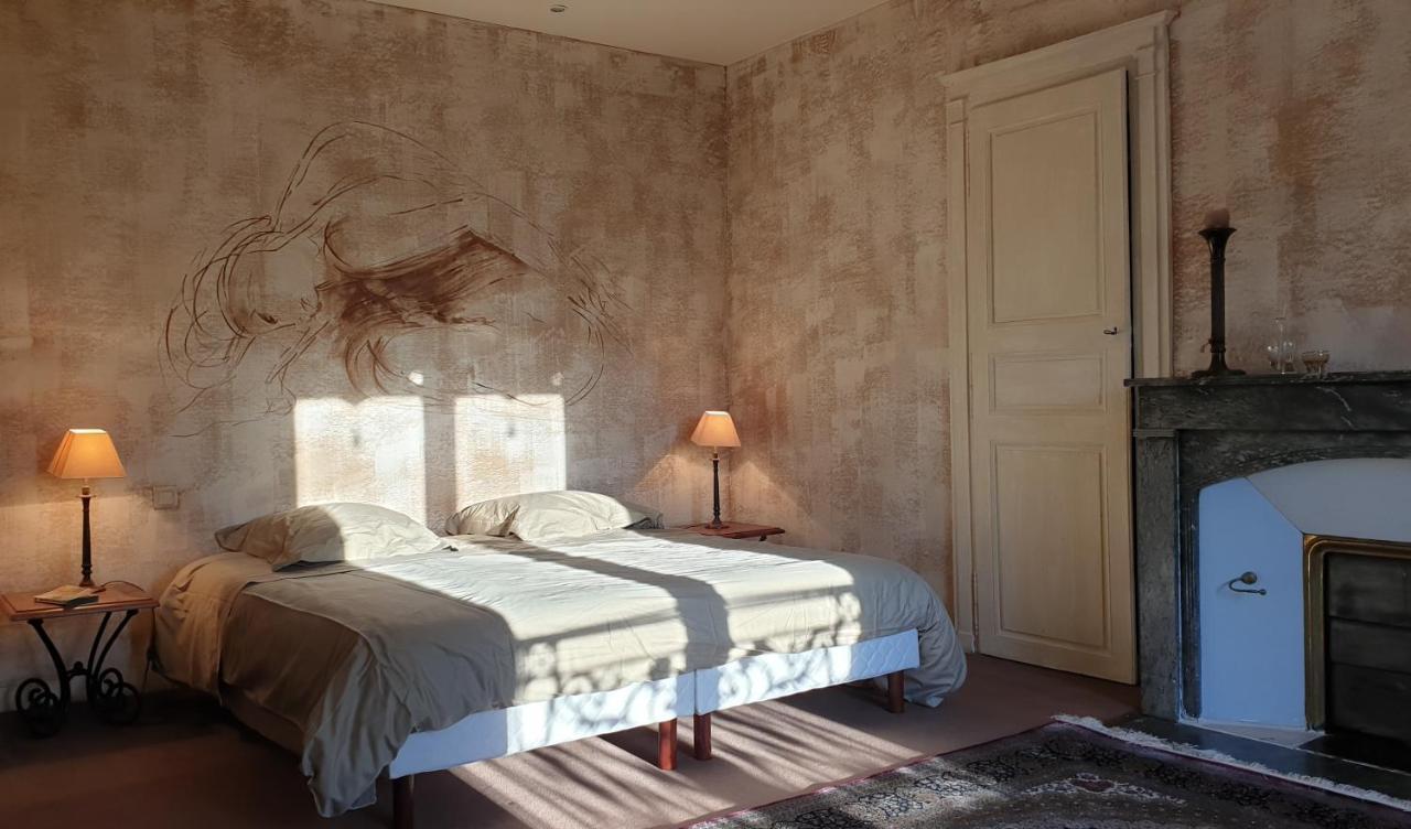 La Villa Des Arts Savigne-l'Eveque Bagian luar foto